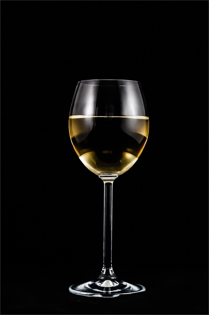 Maison Caplane wine, glass, white wine, glass of wine, glassware, stemware, alcoholic beverage, beverage, drink, alcoholic drink, wine, wine, wine, wine, wine, white wine